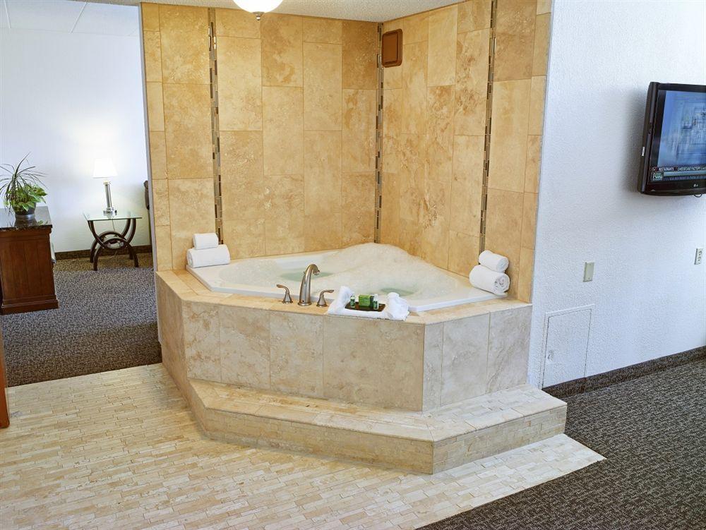 Livinn Hotel St Paul East / Maplewood Экстерьер фото