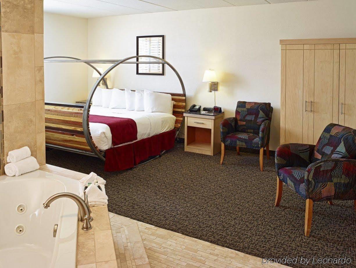 Livinn Hotel St Paul East / Maplewood Экстерьер фото
