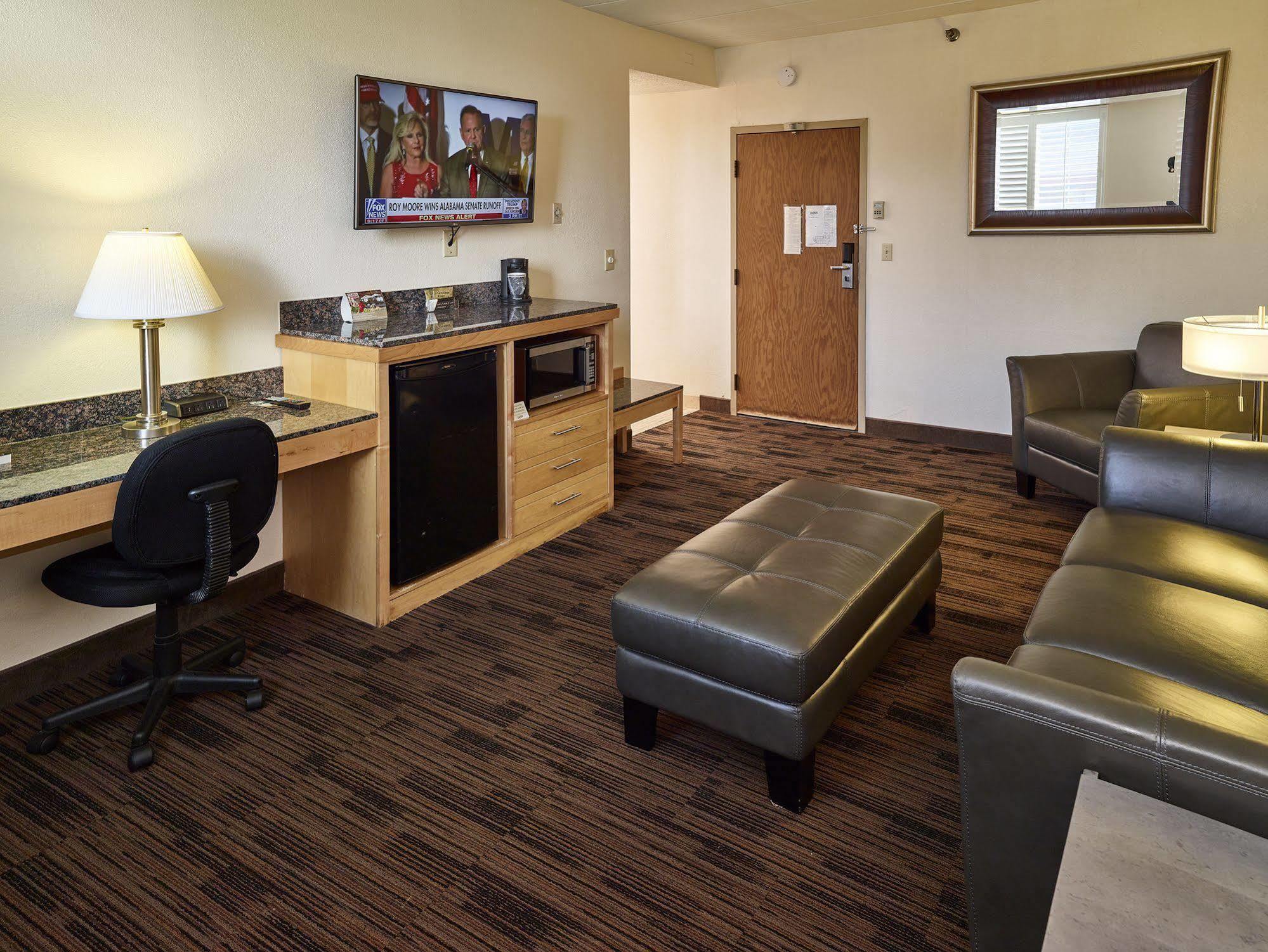 Livinn Hotel St Paul East / Maplewood Экстерьер фото