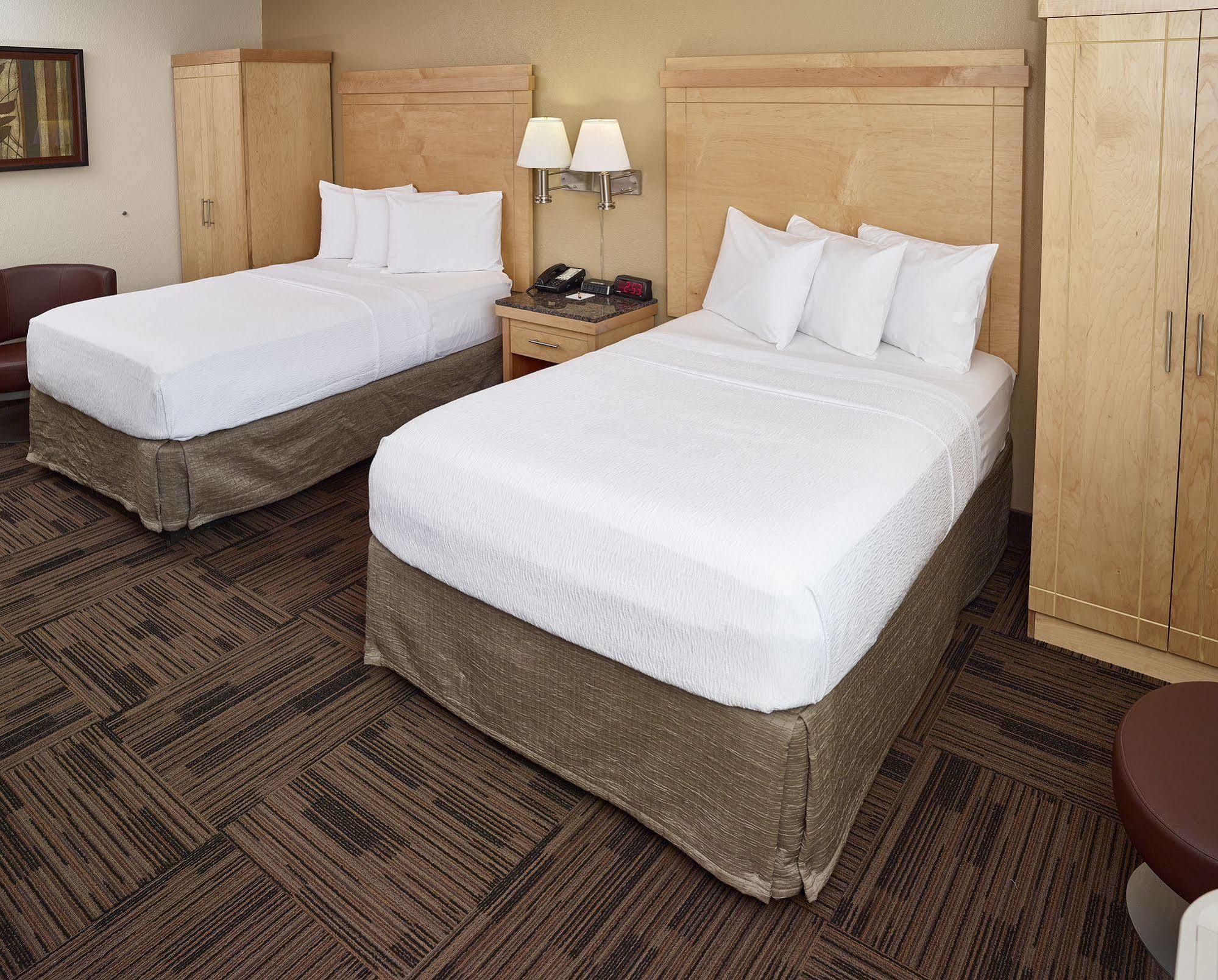 Livinn Hotel St Paul East / Maplewood Экстерьер фото