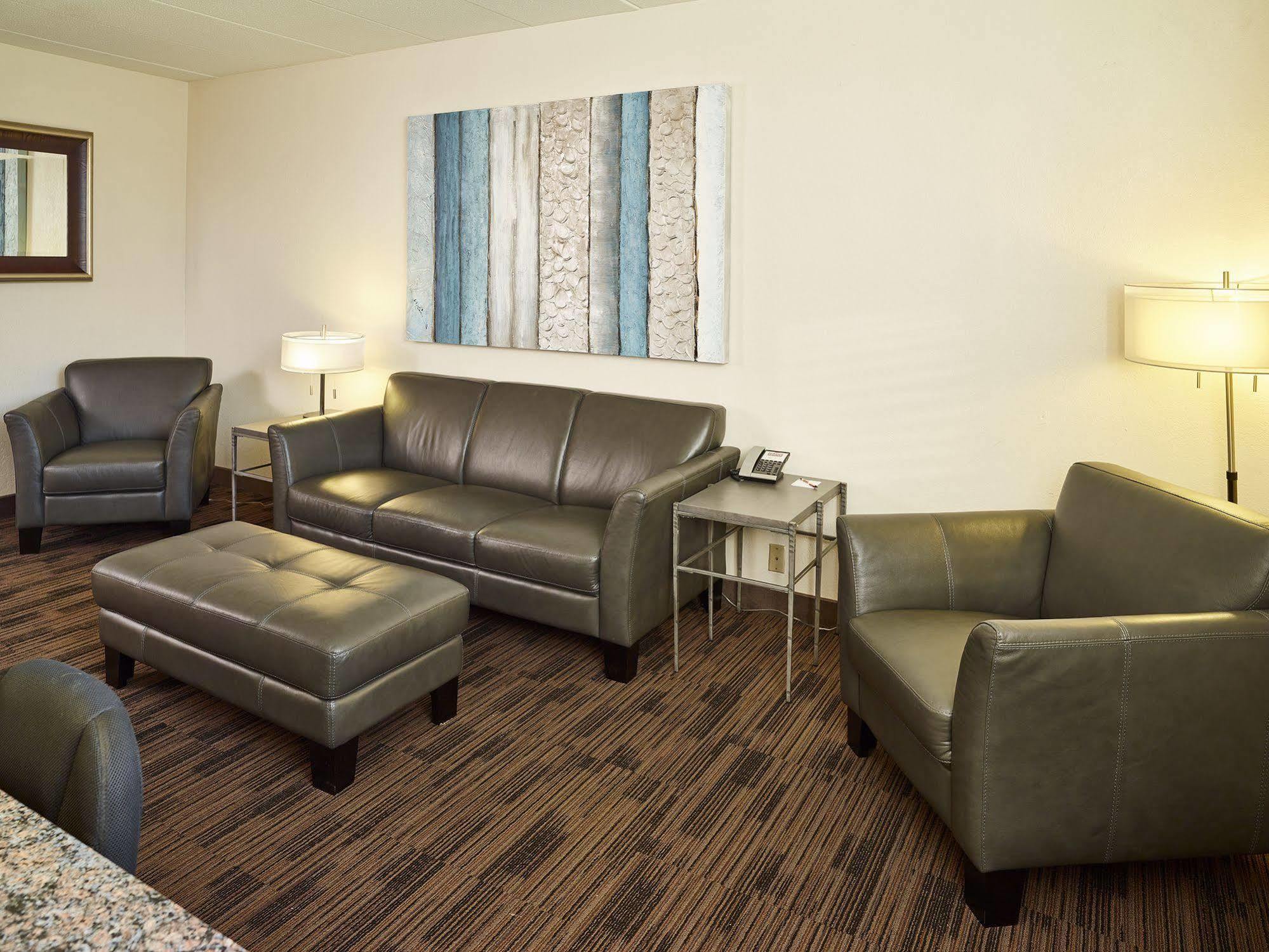 Livinn Hotel St Paul East / Maplewood Экстерьер фото